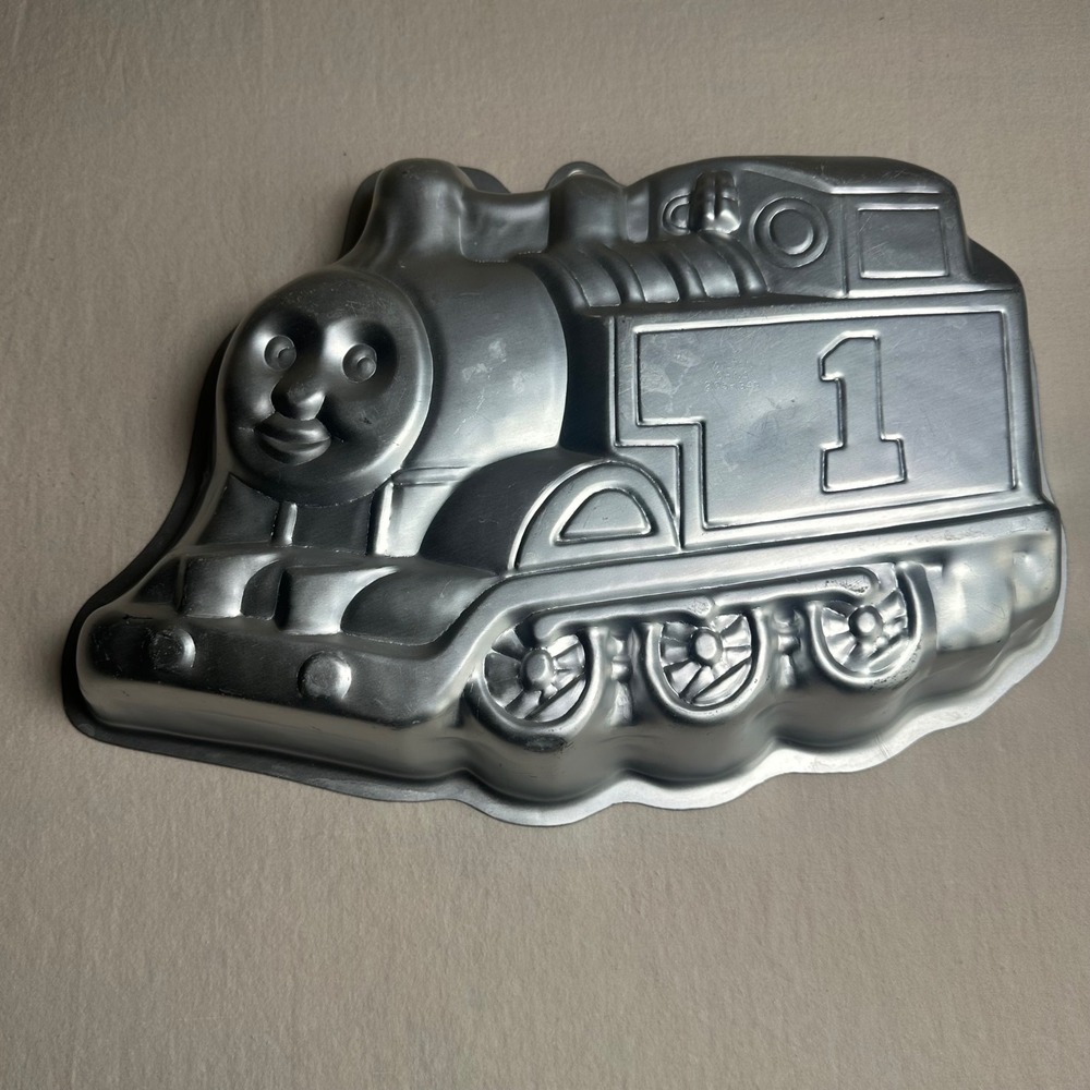 Vintage Wilton Thomas the Tank Engine Cake Pan Aluminum Train Mold 2105-1349